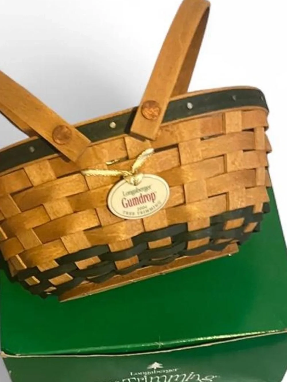 Vintage Longaberger 2004 Gumdrop Basket - tan and green. New!